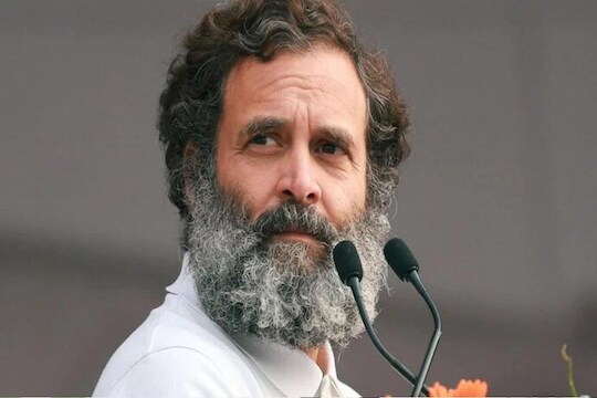 राहुल गांधींचं ट्विटर अकाऊंट चर्चेत  