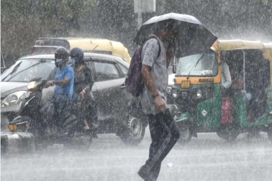 Heavy Rain Fall in Maharashtra : राज्यात अनेक ठिकाणी पावसाची हजेरी, पुढचे 24 तास महत्वाचे, असा असेल अंदाज