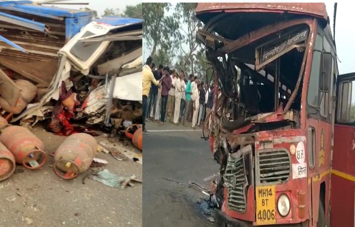Truck Bus Accident in Sambhajinagar : छ. संभाजीनगरमध्ये ट्रक आणि बसचा भीषण अपघात, क्रेनने मृतदेह काढण्याची वेळ