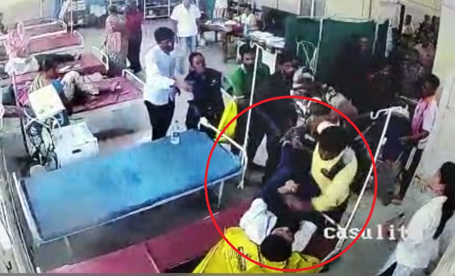 मिरज : सिव्हिलमध्ये रुग्णाला मृत घोषित केल्यानं भाऊ चिडला, डॉक्टरांवरच केला हल्ला