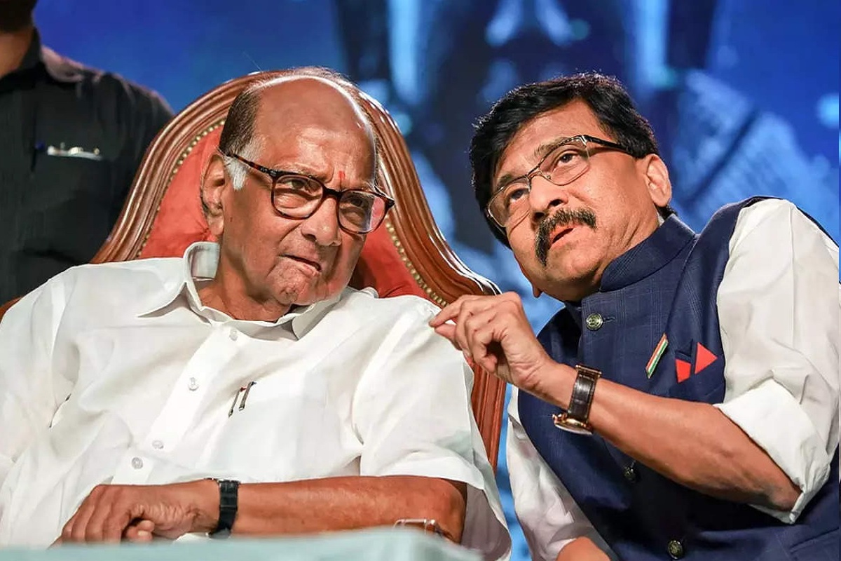 खासदार संजय राऊत यांनी विधिमंडळाचा चोर मंडळ असा उल्लेख केल्यामुळे वाद निर्माण झाला आहे.