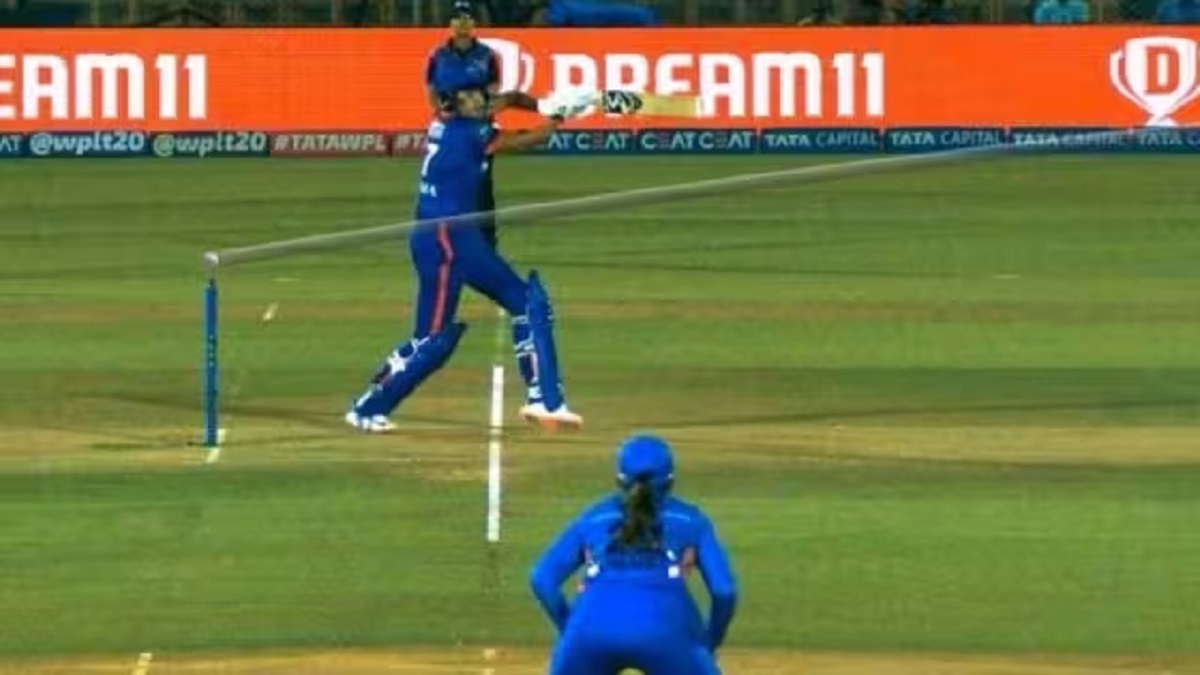 शफालीच्या विकेटवरून वाद! नो बॉल होता की नव्हता? दिल्ली कॅपिटल्सने उपस्थित केला प्रश्न