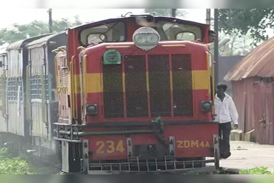Shakuntala Railway Line : या रेल्वे मार्गासाठी भारतीय रेल्वे अजूनही ब्रिटिशांना पैसे देते का? रेल्वेने केला महत्त्वाचा खुलासा