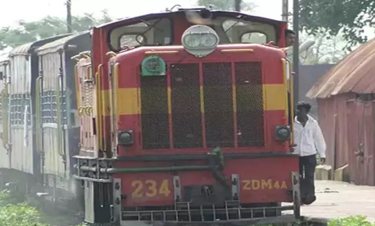 Shakuntala Railway Line : या रेल्वे मार्गासाठी भारतीय रेल्वे अजूनही ब्रिटिशांना पैसे देते का? रेल्वेने केला महत्त्वाचा खुलासा