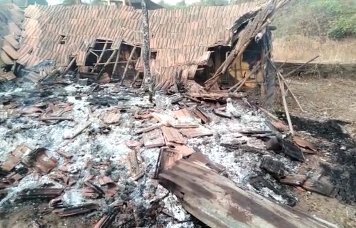 Thane Fire Animal Cow : क्रुरतेचा कळस, शेतकऱ्याच्या गोठ्याला मुद्दाम आग लावून जनावरे जाळली, गायीची वासरं तडफडून मेली