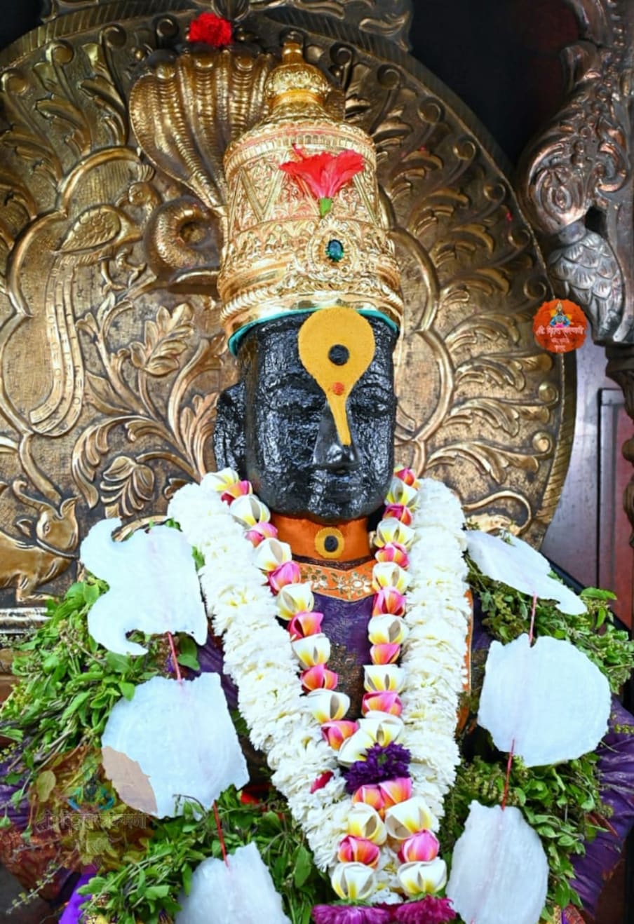 गुढीपाडवा हा सन साडेतीन मुहूर्तांपैकी एक मुहूर्त असल्याने सर्व विठ्ठल भक्तांसाठी महत्त्वाचा दिवस समजला जातो.