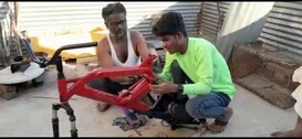 मुलासाठी काहीही, बापाने चक्क भंगारातून बनवली भन्नाट इलेक्ट्रिक बाईक, PHOTOS