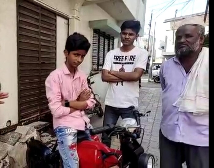 रहीम खान यांनी बनविलेल्या या इ बाईकला जर जास्त क्षमतेची बॅटरी आणि मोटार जोडली तर हिची क्षमता आणि वेगही वाढवता येऊन उच्च दर्जाची इ बाईक बनवून ती सामान्यांना परवडेल अशा किंमतीत तयार होईल ज्यामुळं शाफिन खान सारख्या अनेकांचं बाईक चं स्वप्न पूर्ण होण्यास मोठी मदत मिळेल.त्यासाठी रहीम खान यांना आर्थिक पाठबळाची गरज आहे.