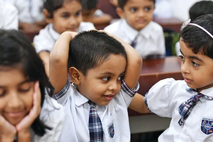 म्हणूनच राज्याचे शालेय शिक्षण मंत्री दीपक केसरकर यांनी शाळा कधीपासून सुरु होणार याबद्दल माहिती दिली आहे. 