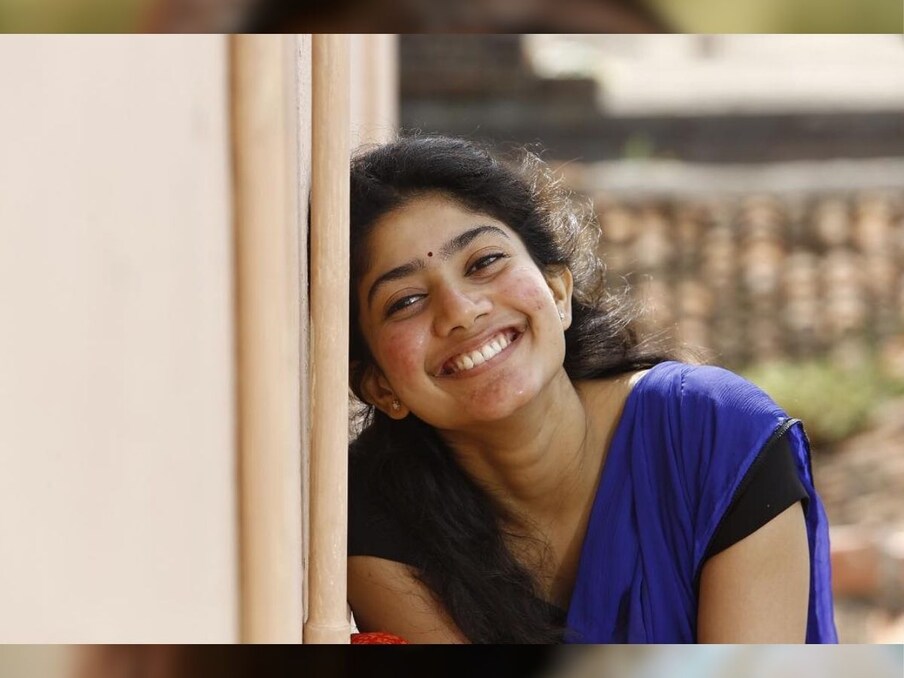  परंतु हे कदाचित मला वाटत असावं इतरांचं मला नाही माहित. पण ज्यांना असं वाटतं त्यांनी नो मेकअप लूकमध्ये स्वतः ला सादर करण्याचा विचार असेल तर त्यांनी तसं नक्की करावं.