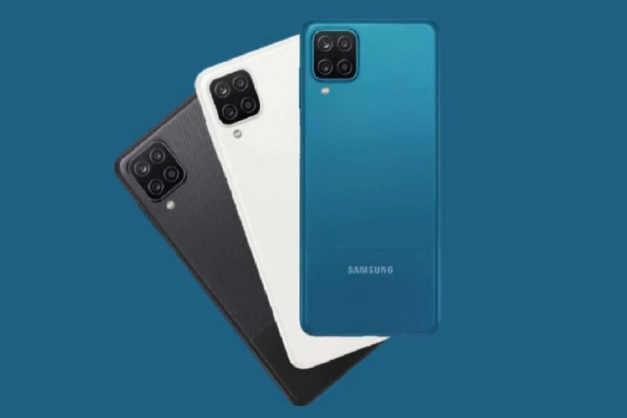 Samsung Galaxy M13 5G: या फोनमध्ये 6.5-इंचाचा डिस्प्ले आहे. पॉवरसाठी फोनमध्ये 5000mAh बॅटरी देण्यात आली आहे. फोनमध्ये ड्युअल कॅमेरा सेटअप देण्यात आला आहे. सेल्फीसाठी फोनमध्ये 50 मेगापिक्सल + 2 मेगापिक्सल आणि 5 मेगापिक्सेल फ्रंट कॅमेरा आहे. या फोनची किंमत 13,999 रुपये आहे.