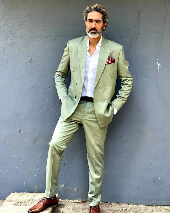  अभिनेता सुमीत सचदेवनं मागच्या 5 वर्षांत स्वत:मध्ये खूप बदल केलेत. त्याचा संपूर्ण लुक बदलला आहे. अभिनेत्याला ओळखता येणं देखील कठीण झालं आहे. 