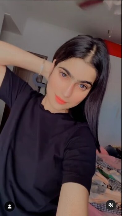 जसनीत कौर इन्स्टावर तिचे फोटो आणि व्हिडिओ शेअर केल्यानंतर ती फॉलोअर्सची संपूर्ण प्रोफाइल तपासायची आणि त्यांना मेसेज करायची. 