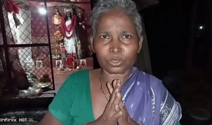 रेखादेवी नावाच्या महिलेने हे अनोखं लग्न लावलं आहे. रेखादेवी यांना दोन मुली आहेत, दोघींचीही लग्न झाली आहेत. त्यांनी या वटवृक्षाला आपल्या मुलाप्रमाणेच वाढवलं. 