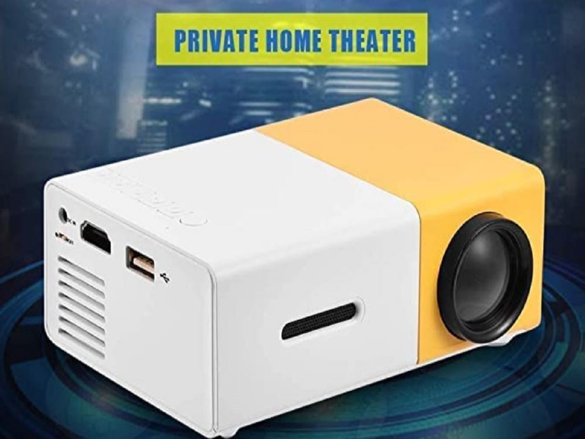 आज आपण Portable Mini Projector Color LED LCD बद्दल बोलत आहोत. ग्राहक सध्या Amazon वरून 2,990 रुपयांना हे खरेदी करू शकतात.