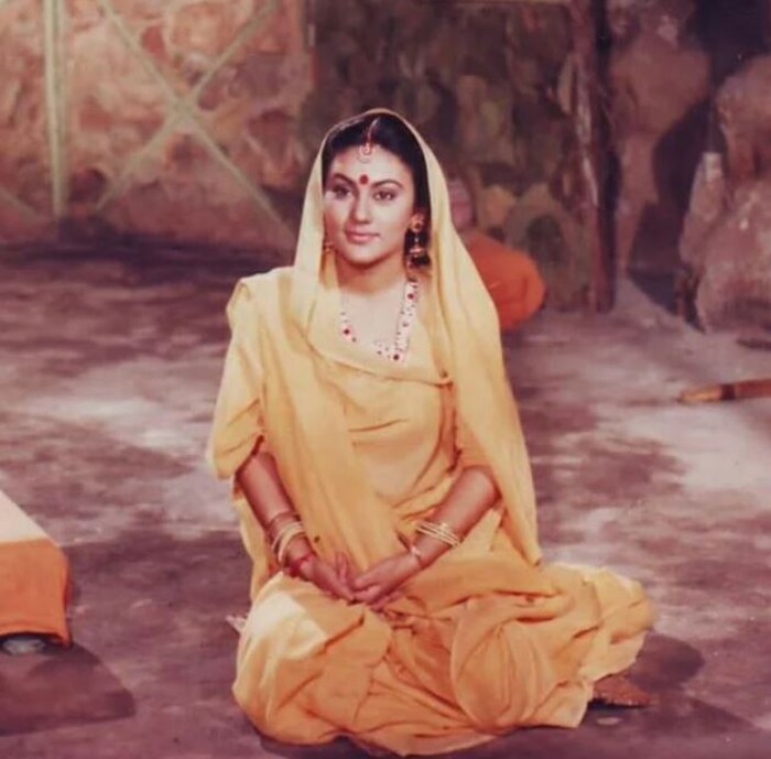 रामानंद सागर यांना श्रीकृष्ण, श्रीराम आणि देवी दुर्गा यांच्या कथा टीव्हीच्या माध्यमातून जनतेला दाखवण्याची मनापासून इच्छा होती. एक प्रयोग म्हणून, त्यांनी प्रथम 'विक्रम आणि वेताळ' तयार केले, जेणेकरून पौराणिक कथांमध्ये लोकांना रुची आहे की, नाही याचा त्यांना अंदाज घ्यायचा होता. 1985 मध्ये आलेली ही मालिका खूप लोकप्रिय झाली होती. (फोटो क्रेडिट्स: Instagram @sumaniyapradeep189)