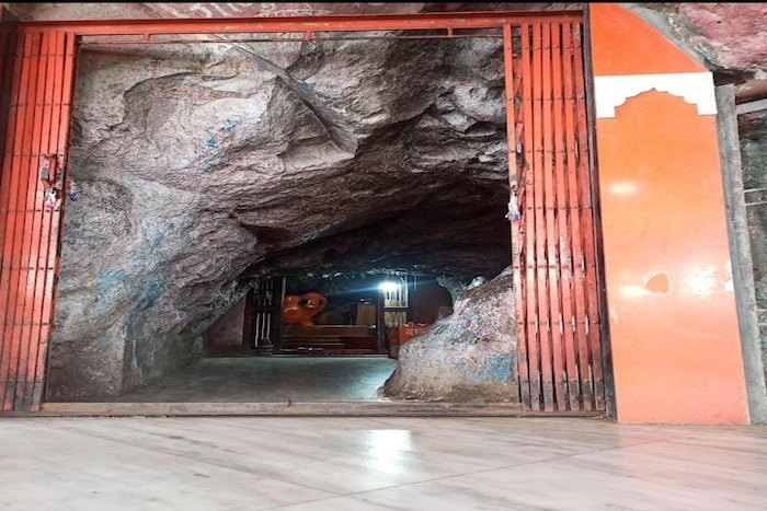 माळवाडी, भोकरवाडी, ठाकरवाडी, नागोण्याची वाडी, लिंबेवाडी, जोगेश्वरवाडी, नारळाचीवाडी, कोंबडवाडी, विठ्ठलवाडी, पागेरवाडी, ठोकळ्याचीवाडी, बक्ष्याची वाडी आणि जामखेड या 13 गावांत हनुमान जयंती साजरी होत नाही