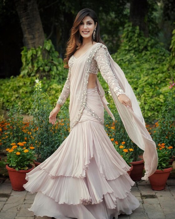 रियानं यानिमित्त एक पोस्ट केली आहे. तिनं म्हटलं आहे की,अजूनही माझा द्वेष, तिरस्कार करणाऱ्यांना मला सांगायचे आहे की, मी पुन्हा येते आहे. 