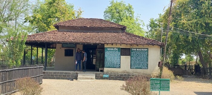  महात्मा गांधी यांचा येथील सेवाग्राम आश्रम देशासाठीच नव्हे तर जगासाठी प्रेरणास्थान आणि ऊर्जास्थान बनलेला आहे.
