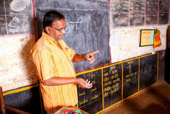 बीएडचे विद्यार्थी कोणत्याही विषयात स्पेशलायझेशन करू शकतील. चार वर्षांची पदवी त्यानंतर सहा महिन्यांची इंटर्नशिप करावी लागणार आहे. 