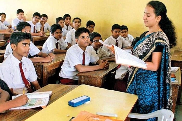 विदर्भ वगळता राज्यातील सर्व शाळा या 15 जूनला सुरु होणार आहेत अशी माहिती शालेय शिक्षणमंत्र्यांनी दिली आहे. 