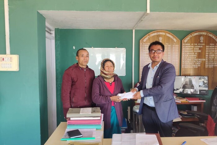मणिपूरच्या दुर्गम भागात तुसेम आणि तामेंगलाँग ही दोन गावे रस्ते नसल्यामुळे दुर्गम होती. आज, 100 किमीचा रस्ता पीपल्स रोड म्हणून ओळखला जातो आणि त्याच्या बांधकामाचे संपूर्ण श्रेय आर्मस्ट्राँगचे आहे.