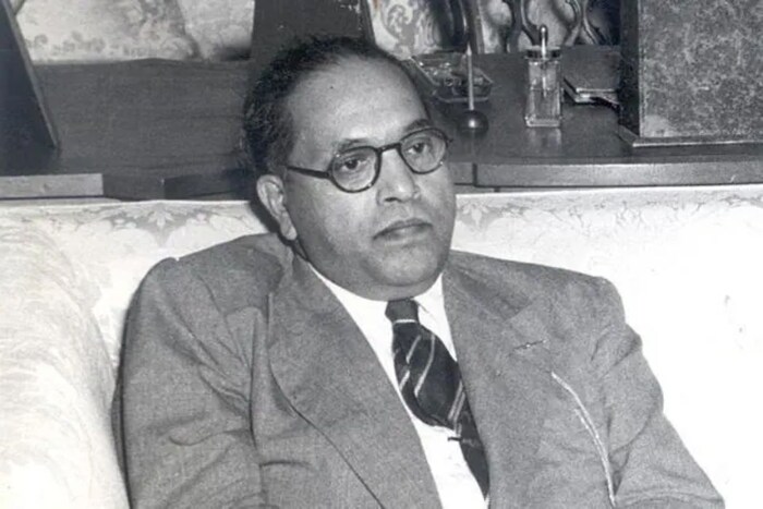 क्रांतिकारक डॉ. बाबासाहेब आंबेडकर हे पहिले व्यक्ती होते ज्यांनी व्हाईसरॉय कार्यकारी परिषदेत कामगार मंत्री म्हणून औद्योगिक कामगारांच्या बाबतीत "लिंगभेद न करता समान कामासाठी समान वेतन" आणले.