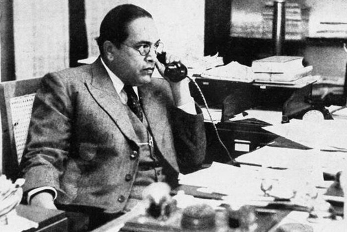 RBI ची संकल्पना 1 एप्रिल 1935 रोजी बाबासाहेब आंबेडकर यांच्या "प्रॉब्लेम ऑफ रुपया: त्याचे मूळ आणि त्याचे निराकरण" या पुस्तकातील मार्गदर्शक तत्त्वांद्वारे करण्यात आली.