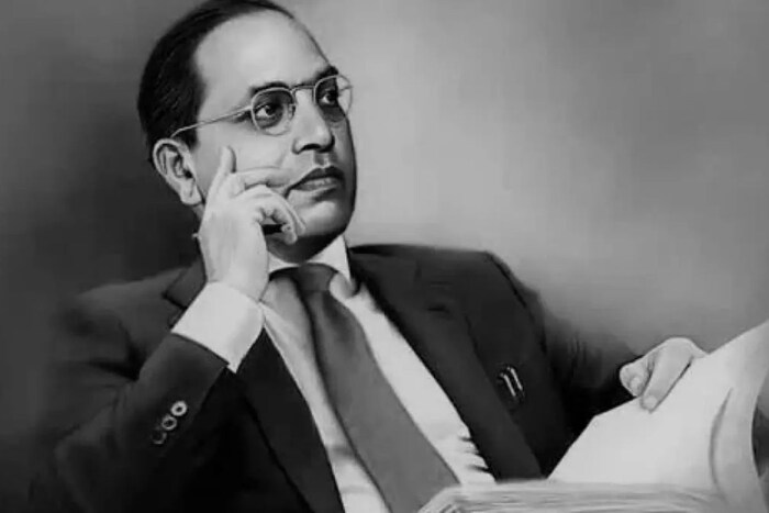 परदेशात अर्थशास्त्राची डॉक्टरेट पदवी घेणारे बाबासाहेब आंबेडकर हे पहिले भारतीय होते.