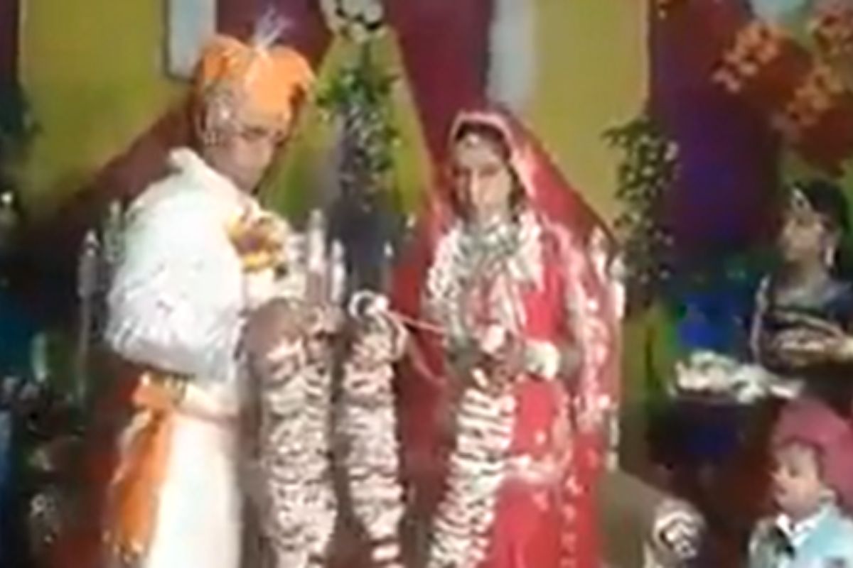 लग्नातील मजेशीर व्हिडीओ