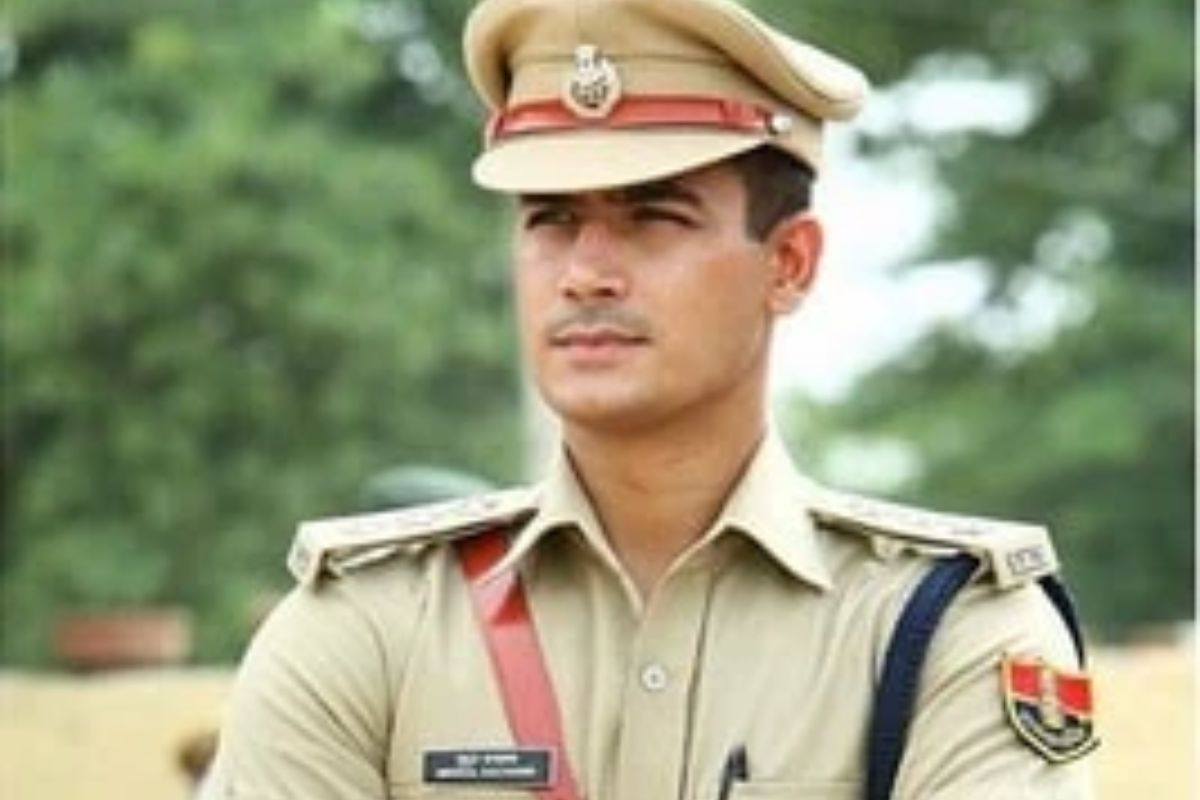 या दबंग IPS ची सर्वत्र चर्चा