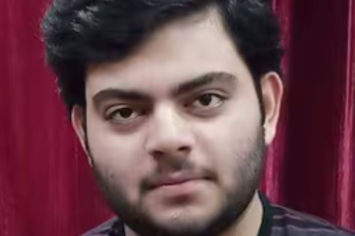 अखेर झाशीमध्ये पोलीस अधिकारी विमल आणि नवेंदु याच्या नेत्वृत्वातील पथकासोबत झालेल्या चकमकीमध्ये असद आणि गुलाम यांचा खात्मा करण्यात आला आहे.