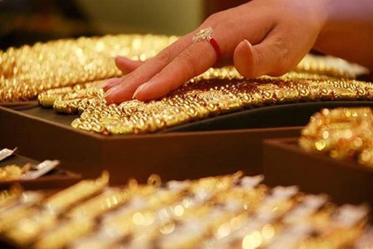 Gold Price in Nagpur : पुणे नाशिकसह नागपूरमध्ये उतरलं सोनं, पाहा एक तोळ्यासाठी आज किती मोजावे लागणार पैसे?