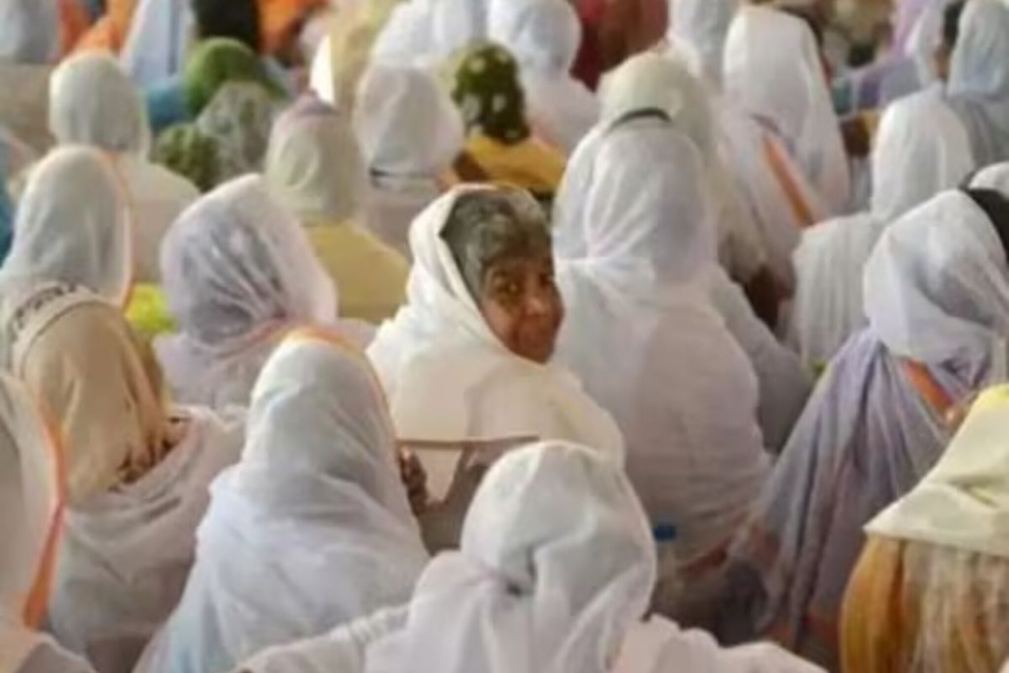 'त्यांना समाजात मानाचं स्थान मिळावं'; विधवाऐवजी हा शब्दप्रयोग करण्याचा प्रस्ताव