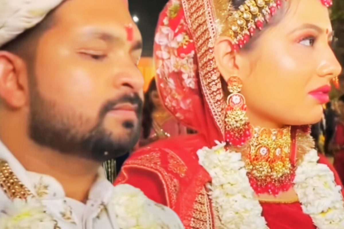 लग्नात आपला 'तो' व्हिडीओ पाहून नवरा-नवरी शॉक