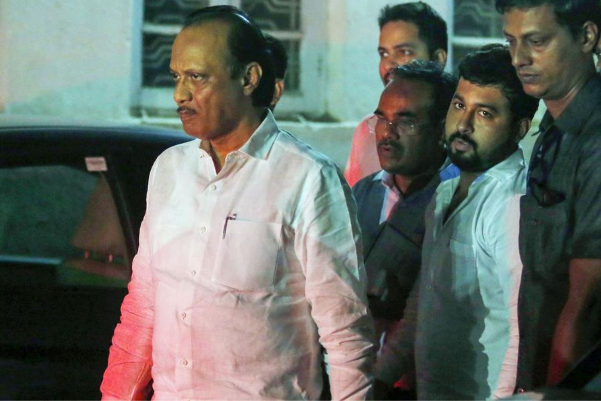 अजित पवारांनी मौन सोडलं