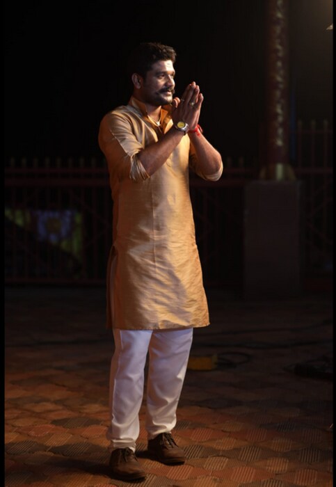 बंगळुरुमधील राहत्या घरी या प्रसिद्ध अभिनेत्याचा मृतदेह आढळून आला आहे. या घटनेने त्याच्या कुटुंबियांसह चाहत्यांना धक्का बसला आहे. 