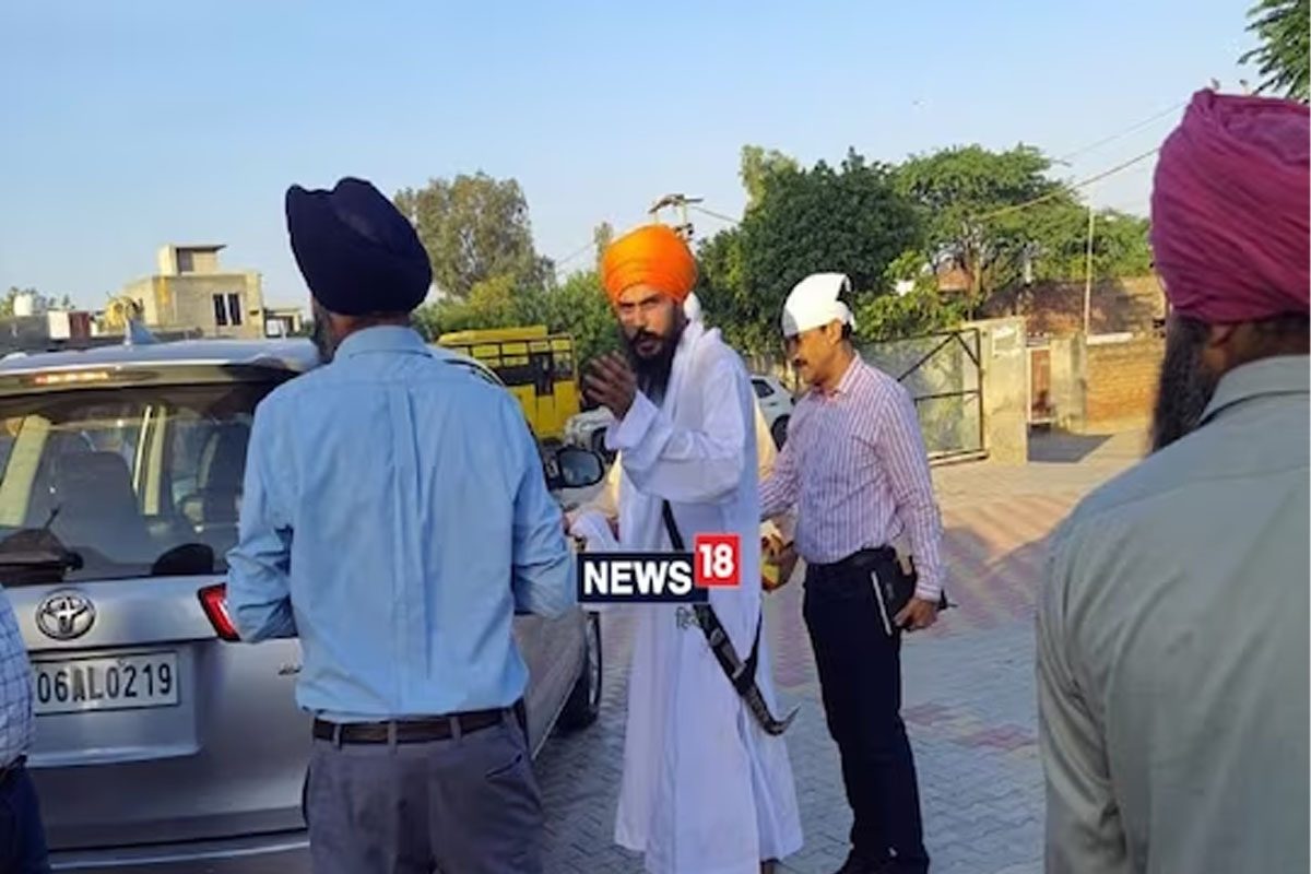 शिखांच्या विविध रंगांच्या पगडीचा राजकीय अर्थ काय आहे?