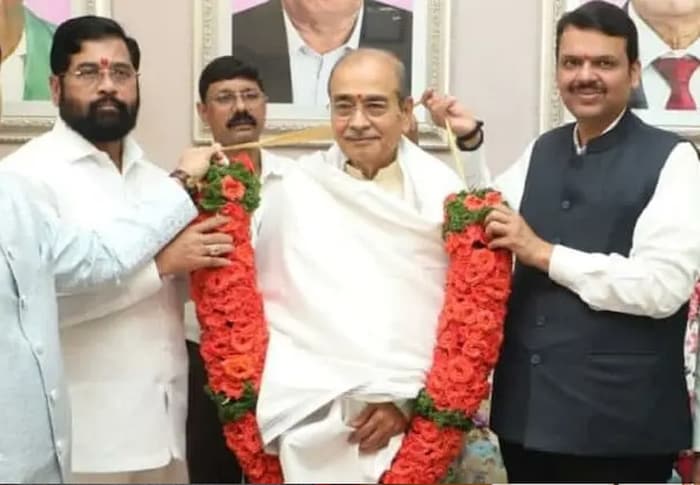 नानासाहेब धर्माधिकारी प्रतिष्ठानच्या माध्यमातून बाल संस्कारवर्ग, आरोग्य शिबीर, रक्तदान शिबीर, व्यसनमुक्ती, परिसर स्वच्छता, वृक्ष लागवड, पर्यावरण संवर्धन, विहिरी पुनर्भरण, शैक्षणिक साहित्य वाटप इत्यादी उपक्रम राबवण्यात येतात.