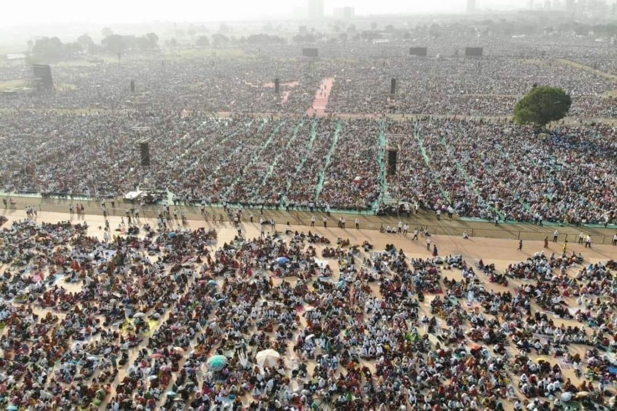 आप्पासाहेब धर्माधिकारी यांना महाराष्ट्र भूषण पुरस्कार