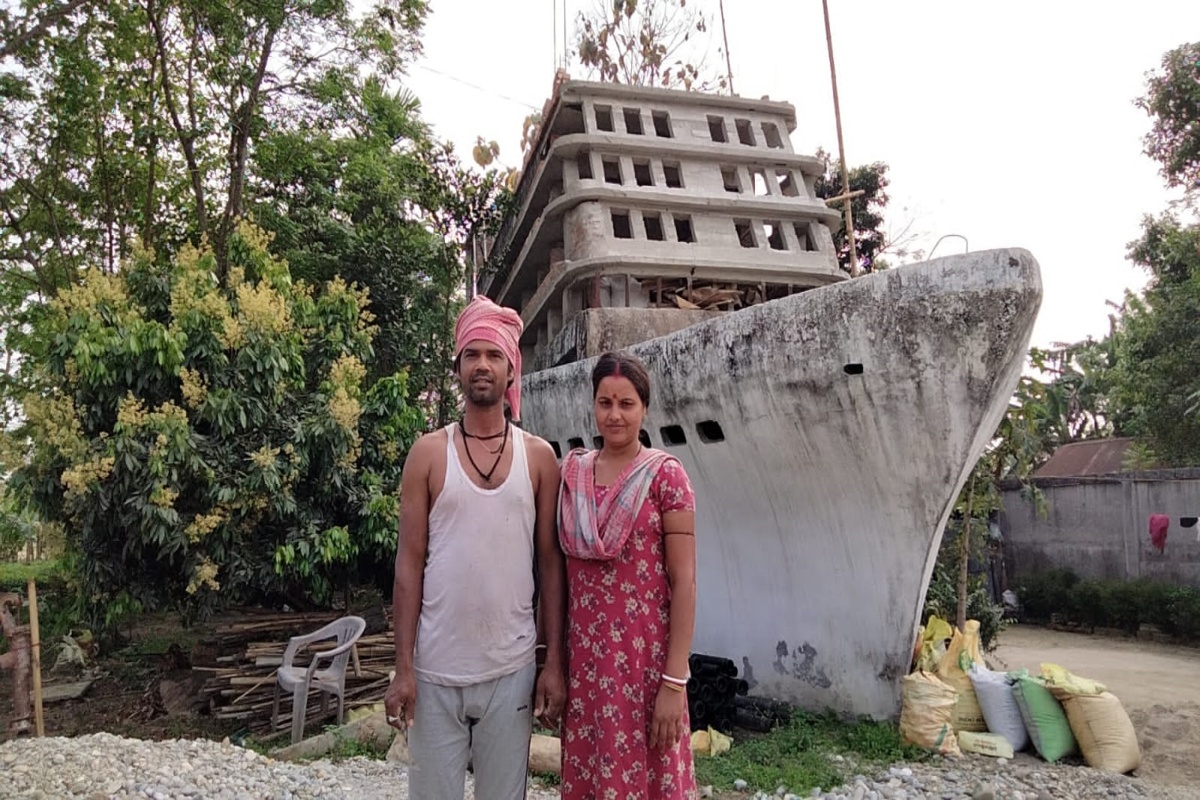 'Titanic House' शेतकरी तरुणानं बांधलं जहाजासारखं घर, सर्वांच्या आकर्षणाचं केंद्र