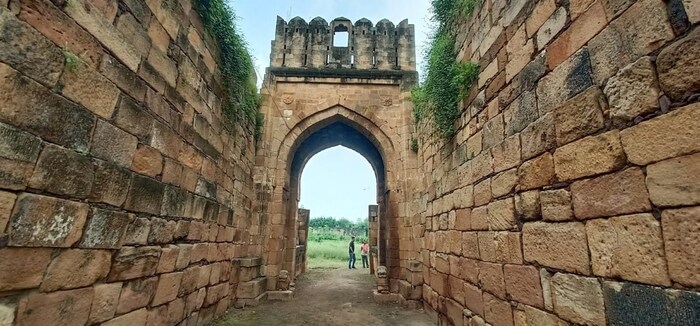 चंद्रपूररोडवरील भद्रावती येथे प्राचीन भक्कम बांधणीचा भांदक हा भुईकोट किल्ला आहे.गडाचे प्रवेशद्वार आजही भक्कम स्थितीमध्ये आहे. काही जण याला भद्रावतीचा किल्ला म्हणूनही ओळखतात.