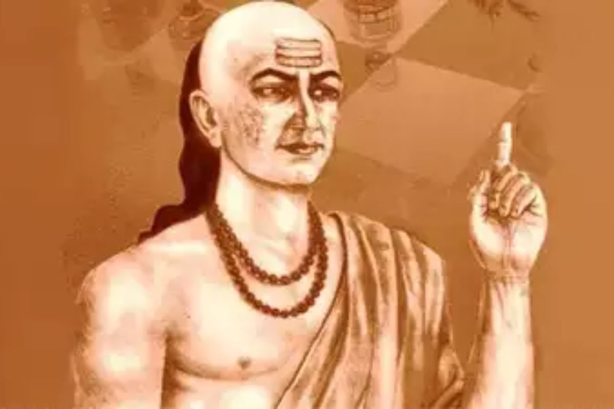 Chanakya Niti : जन्माच्या आधीपासून ठरलेल्या आहेत या 5 गोष्टी, असा करू शकता बदल