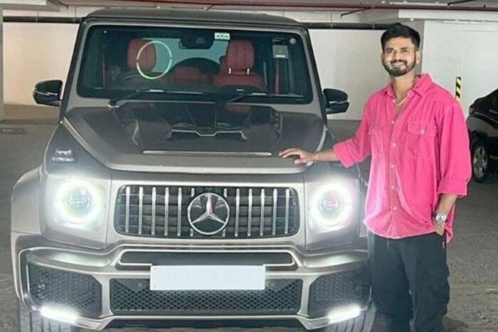श्रेयस अय्यरकडे आलिशान मर्सिडीज : कोलकाता नाइट रायडर्सचा कॅप्टन श्रेयस अय्यरकडे आलिशान मर्सिडीज एएमजी G 63 असून, तिची किंमत 2.45 कोटी रुपये आहे. ही गाडी कंपनीच्या जी वॅगन सीरिजमधली आहे. गाडीमध्ये एएमजी 4.0 लिटर V8 टर्बो इंजिन असून, त्याचं आउटपुट 430 kW (577 bhp) आहे. तसंच 850 Nmचं पीक टॉर्क आहे. गाडीच्या स्पीडबद्दल बोलायचं झालं, तर ही गाडी फक्त 4.5 सेकंदांत ताशी 0 ते 100 किमी वेग घेते.