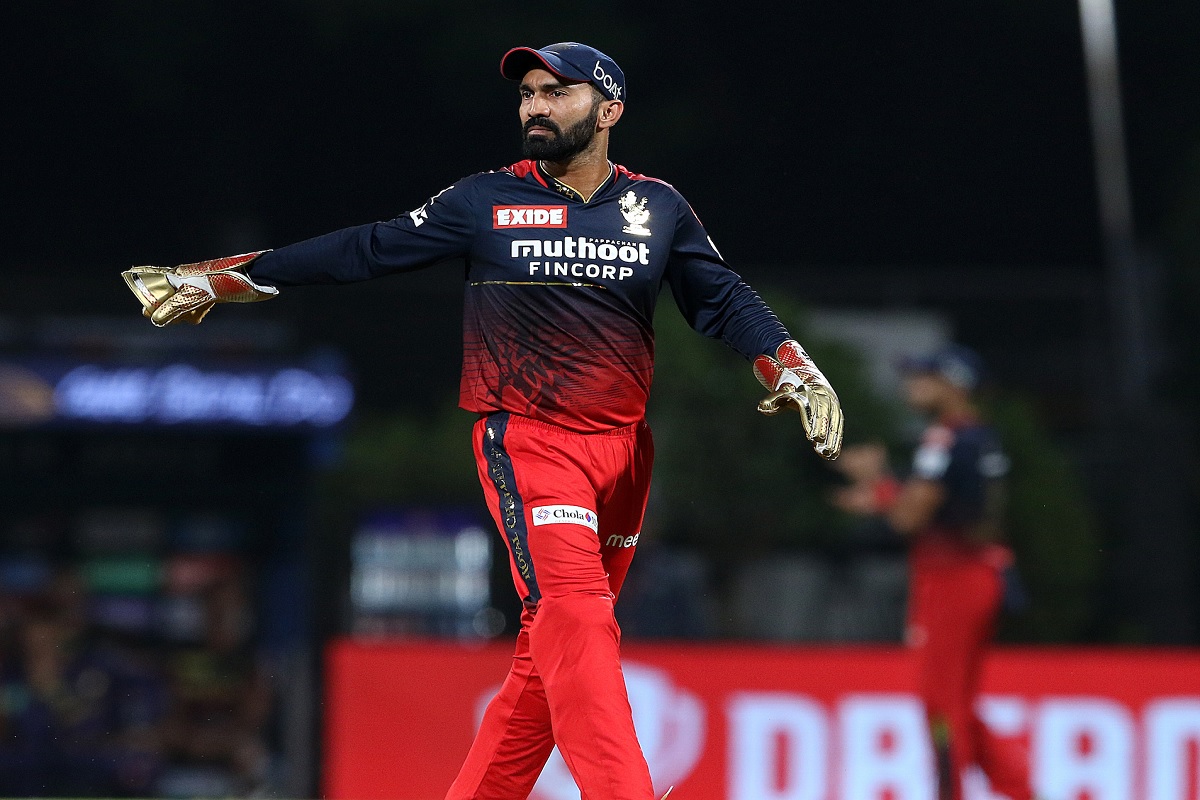 दिनेश कार्तिकने नावावर केला नकोसा रेकॉर्ड, रोहित शर्माला टाकलं मागे