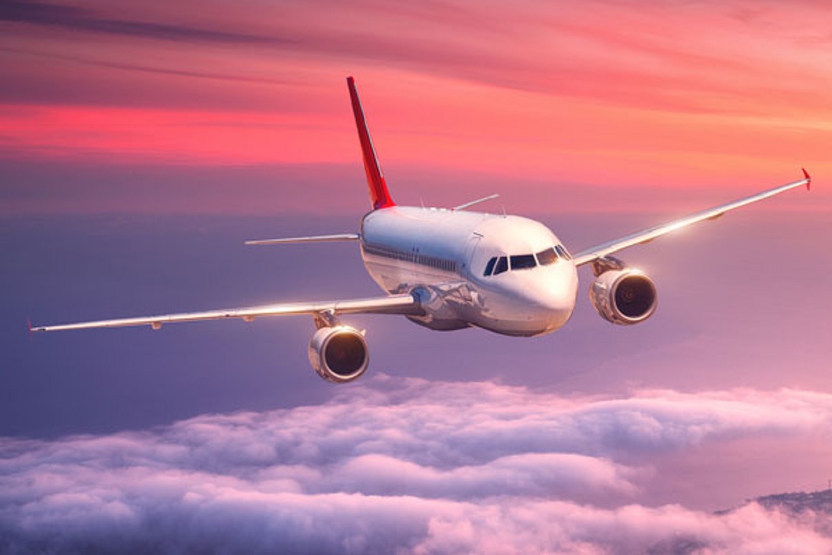 अखेर दिल्ली-मुंबई फ्लाइट झालं स्वस्त; 20 हजारांवर पोहोचलेले तिकीट दर आता किती?