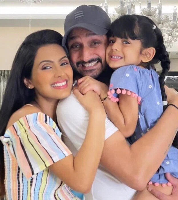 हरभजन सिंहने त्याच्या मुलीचं नाव हिनाया हीर प्लाहा असं ठेवलंय. ज्याचा अर्थ सुंदर परी, चमक, उज्ज्वल, मनाला भावणारी असा होतो. 