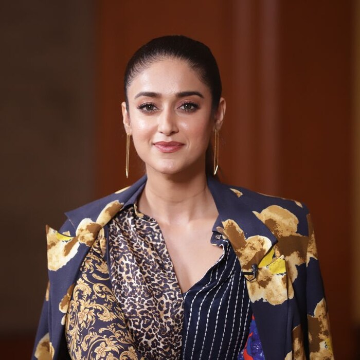 सध्या इलियाना कतरिना कैफचा भाऊ सेबॅस्टियन लॉरेंट मिशेलला डेट करत आहे. कॉफी विथ करण सीझन 7 च्या एका एपिसोडवर, करण जोहरने त्यांच्या नात्याची पुष्टी केली होती. 