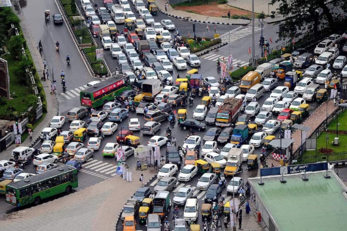 Traffic Noise : ट्रॅफिकचा आवाज वाढवतो तणाव, उच्च रक्तदाबाचा धोका; संशोधनातून...