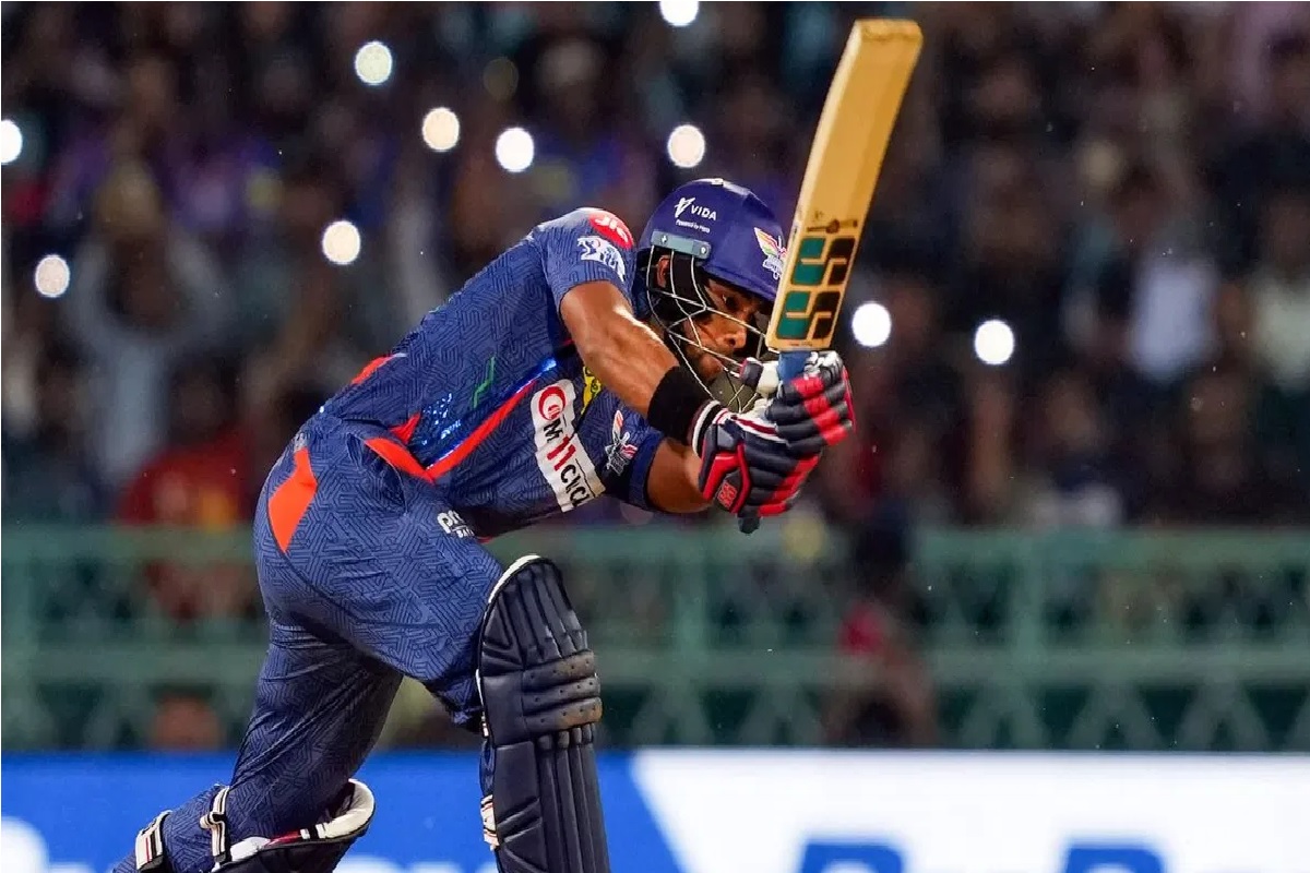 16 कोटींच्या खेळाडूचं बंगळुरूमध्ये वादळ! आरसीबी विरुद्ध ठोकल सणसणीत अर्धशतक